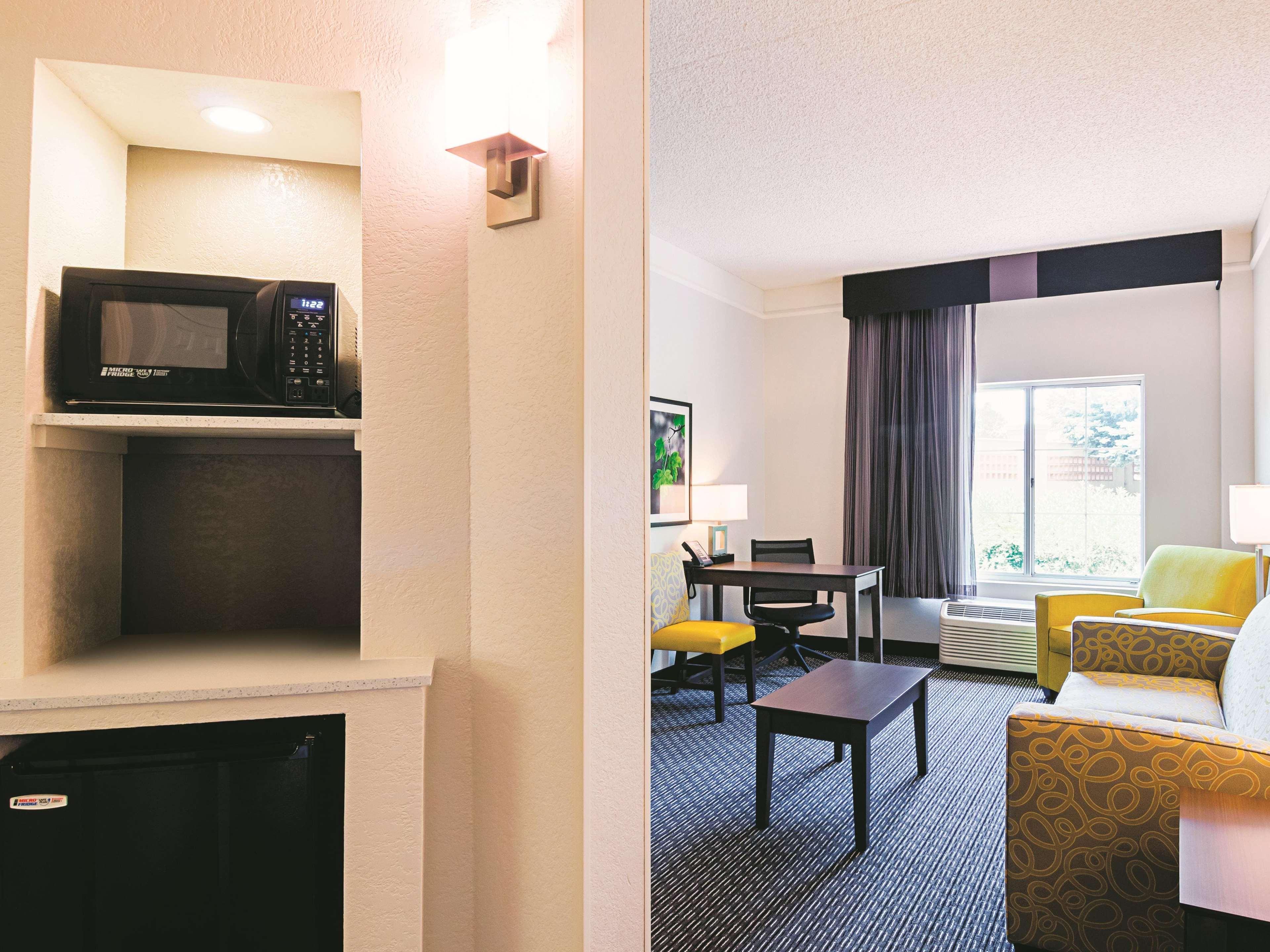 La Quinta By Wyndham Airport Dia Hotel