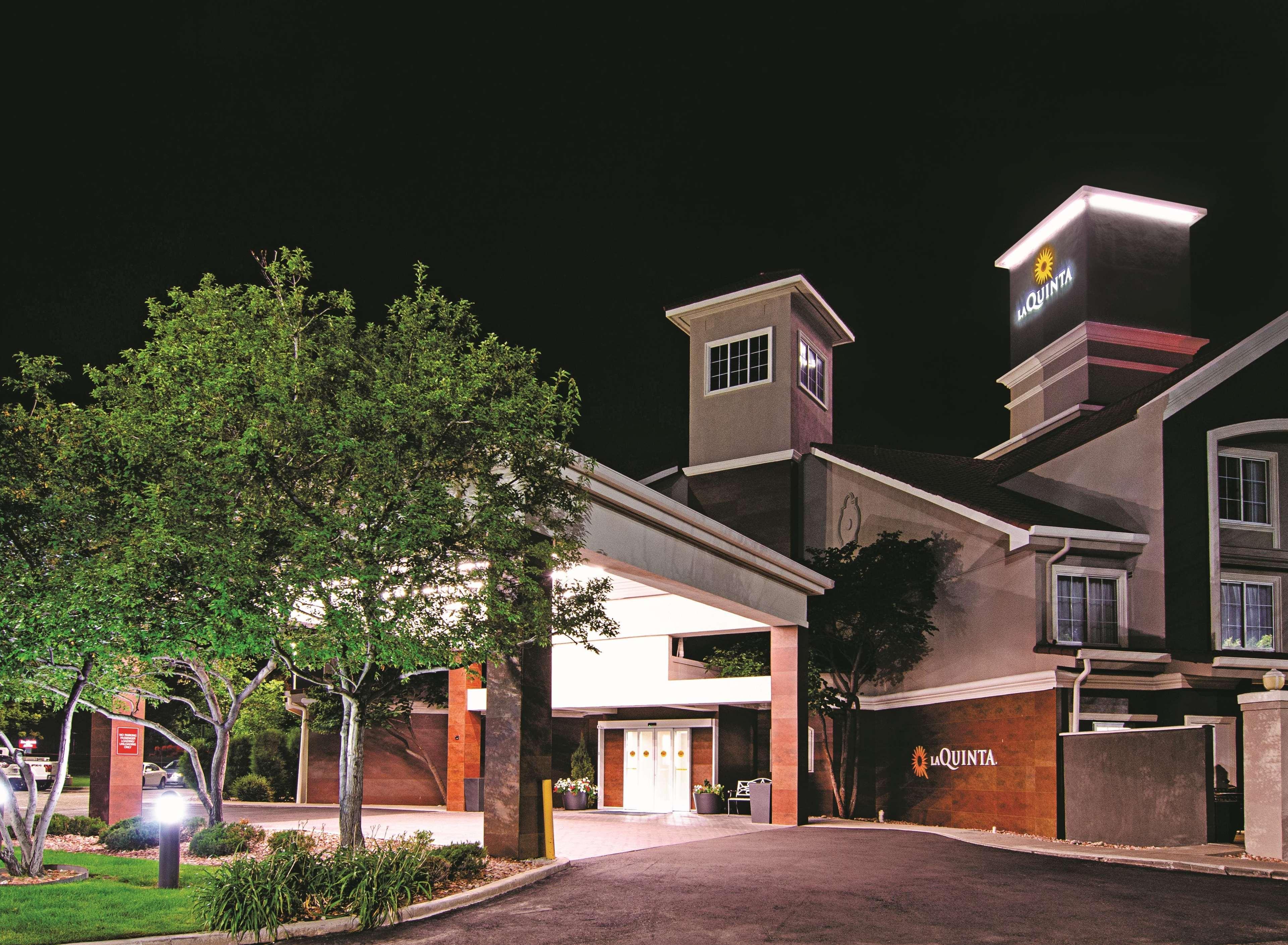 La Quinta By Wyndham Airport Dia Hotel