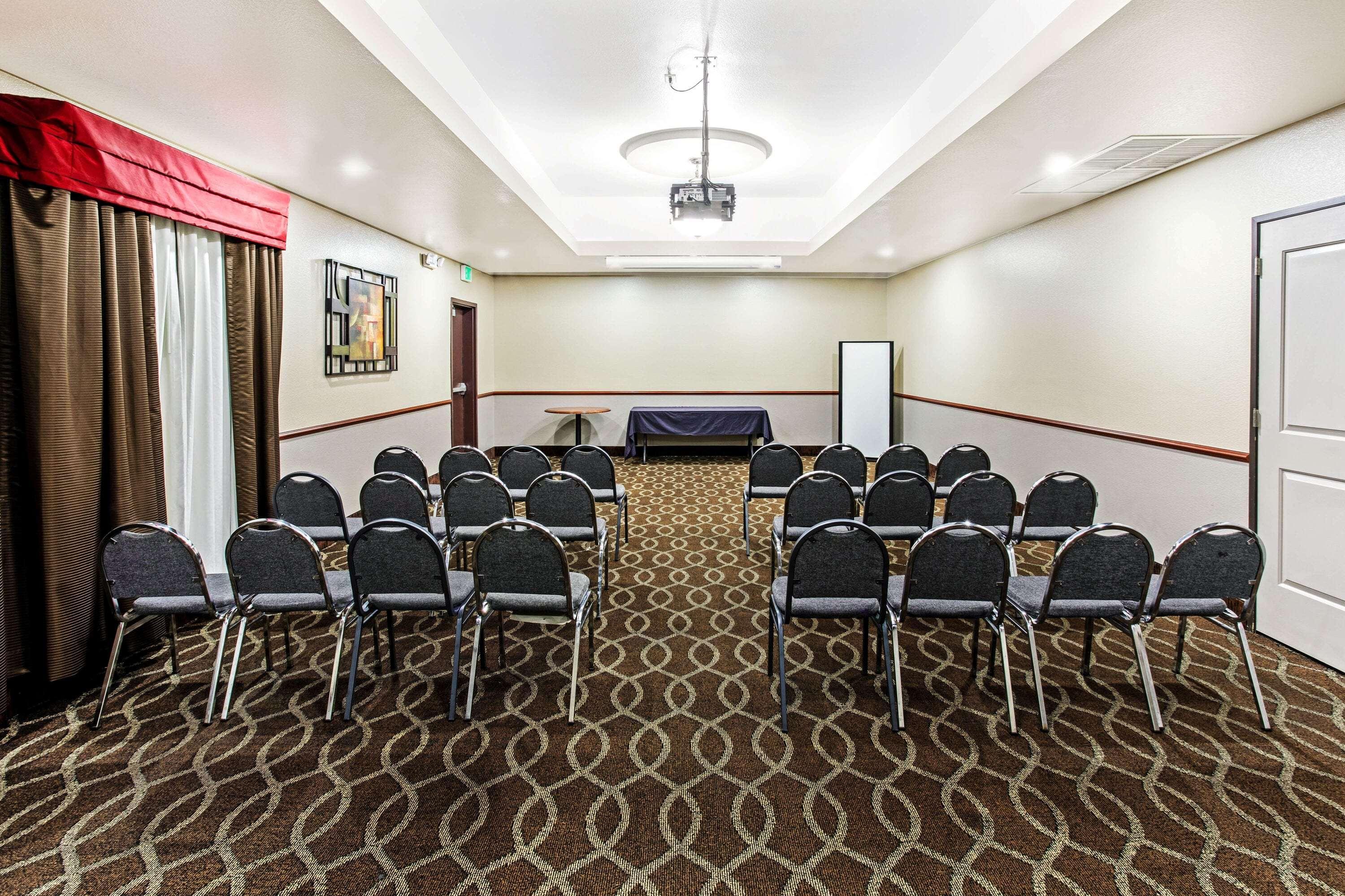 La Quinta By Wyndham Gateway Park Hotel 3*