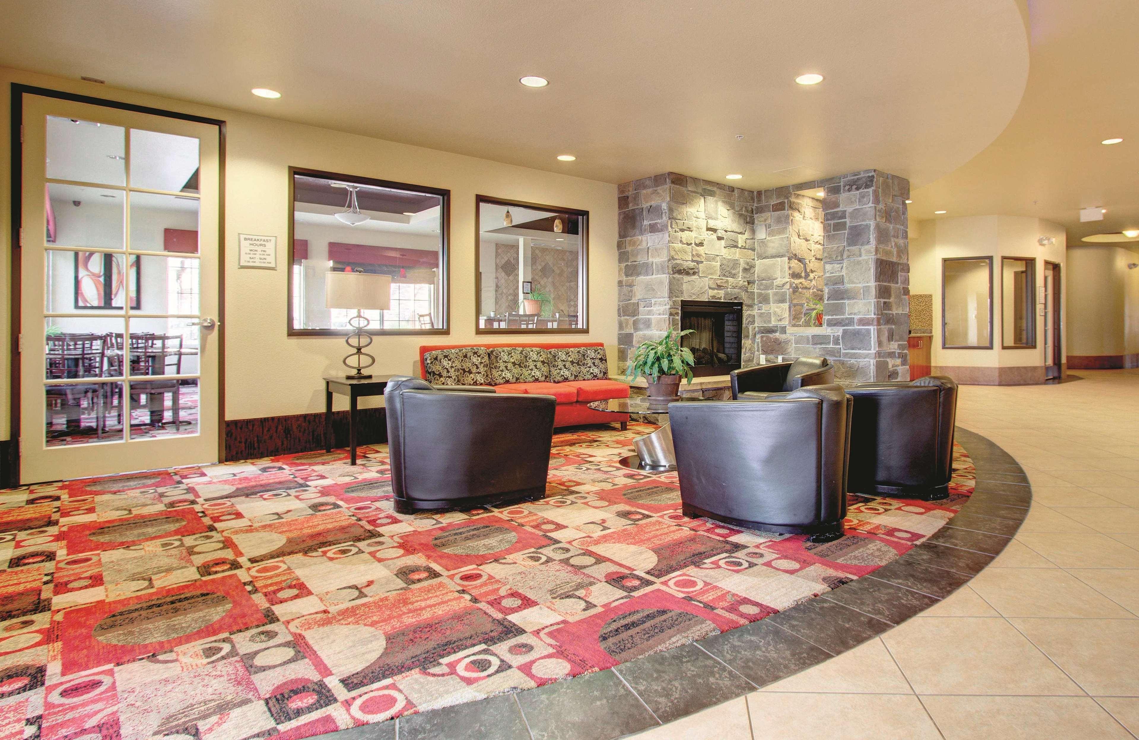 La Quinta By Wyndham Gateway Park Hotel