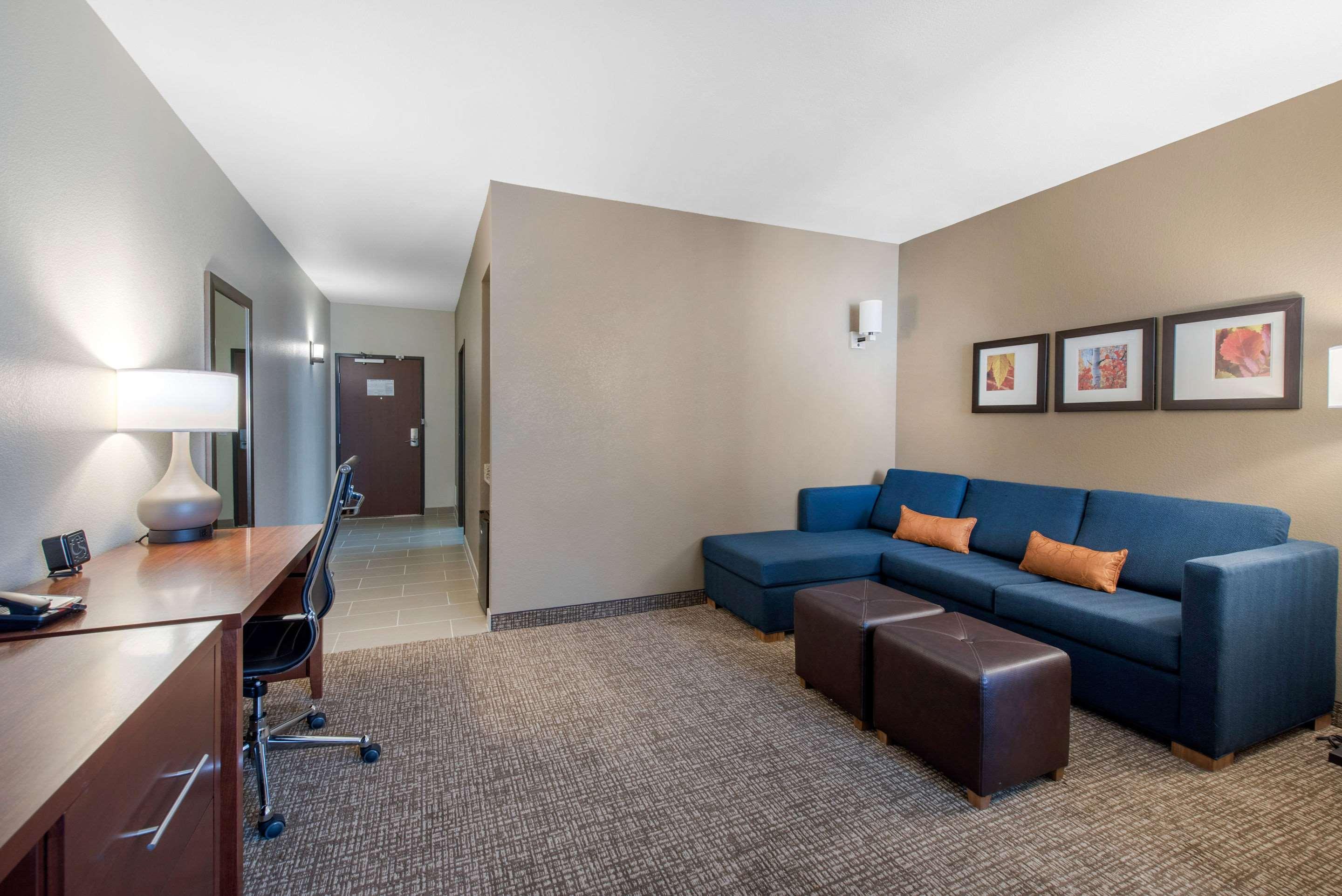 Comfort International Airport 3*