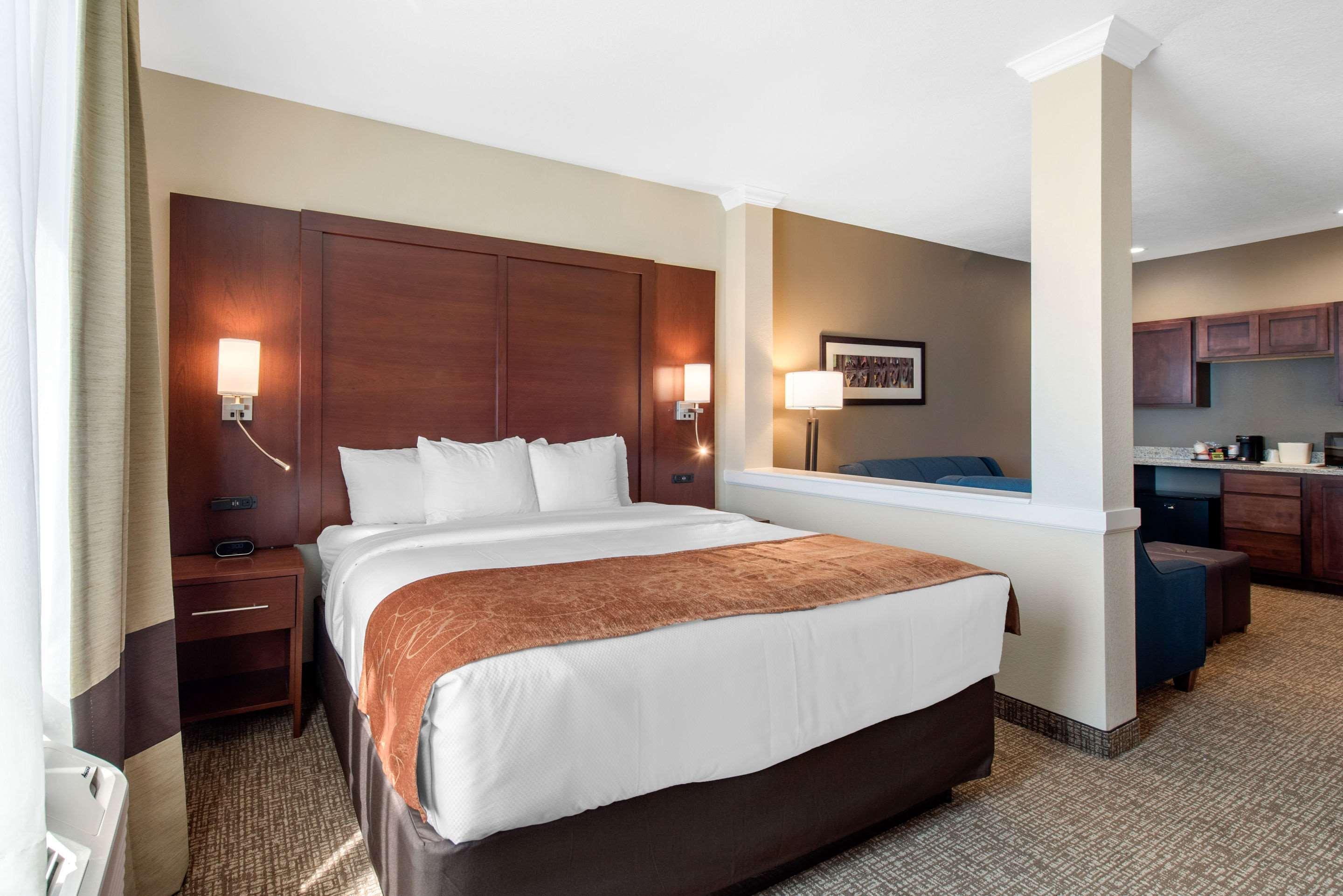 Comfort International Airport Hotel