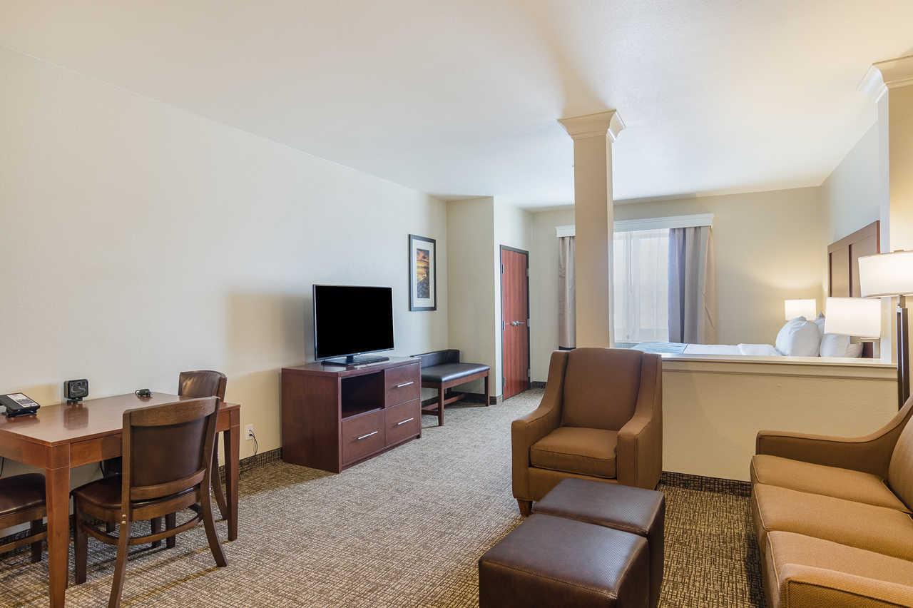 Comfort Near Downtown Hotel 3*