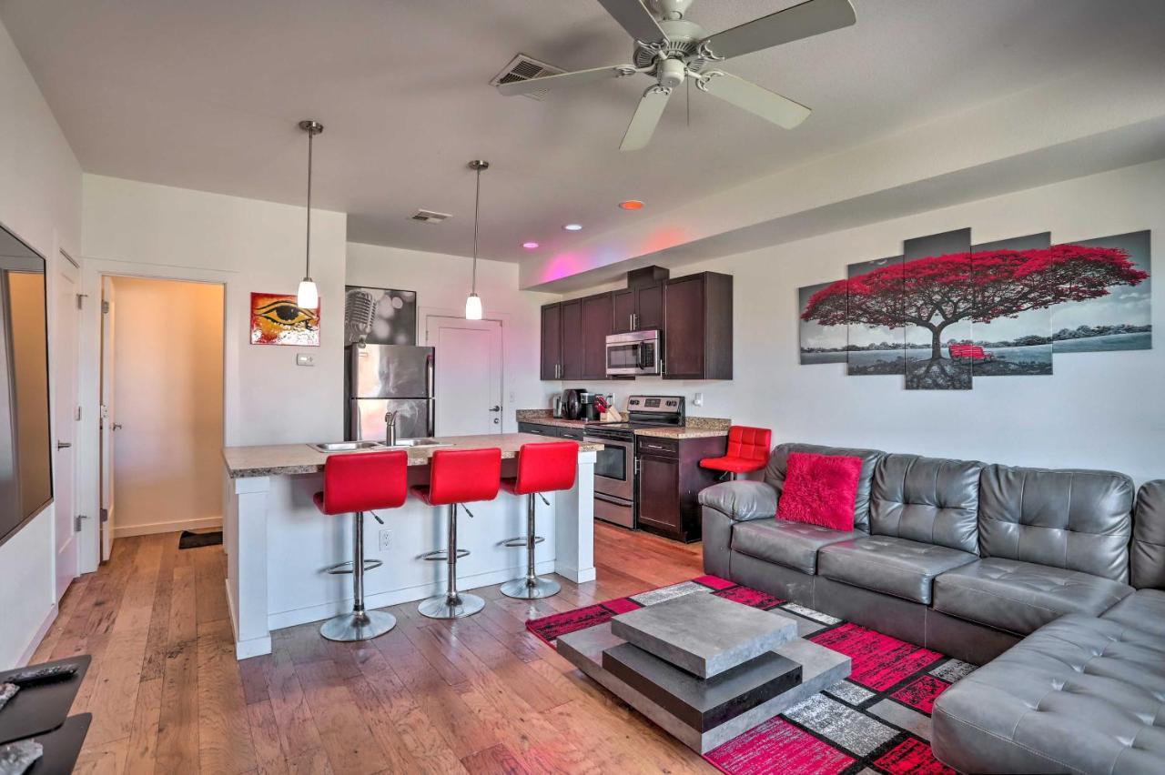 Holiday home Spacious Townhome Less Than Half Mi To Park! *
