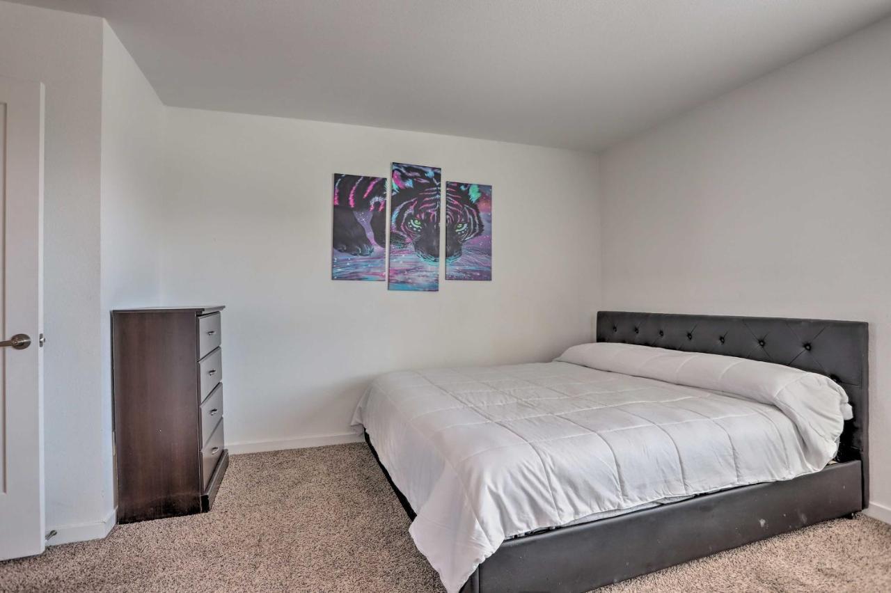 Holiday home Spacious Townhome Less Than Half Mi To Park! *