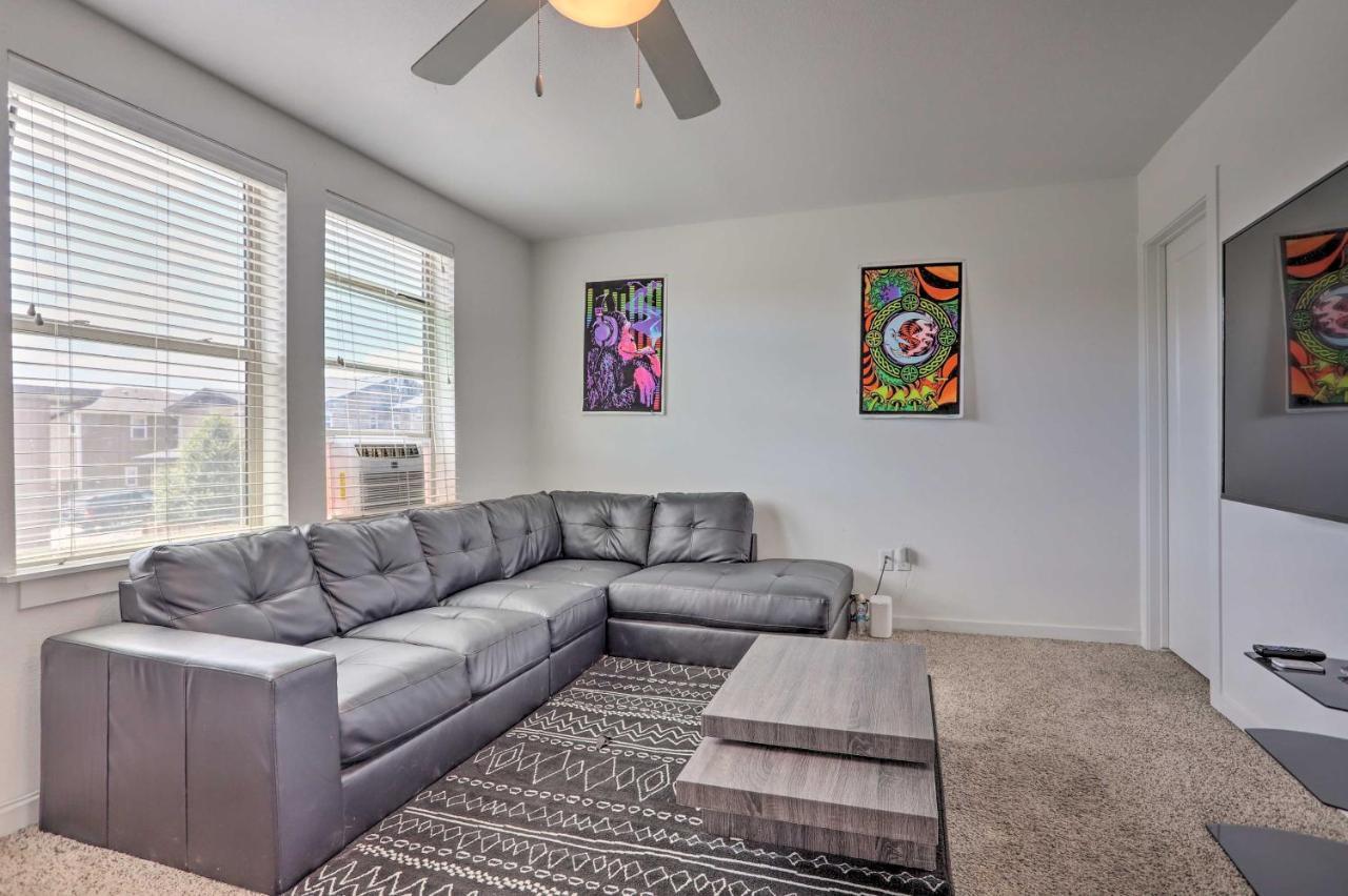 Spacious Townhome Less Than Half Mi To Park!