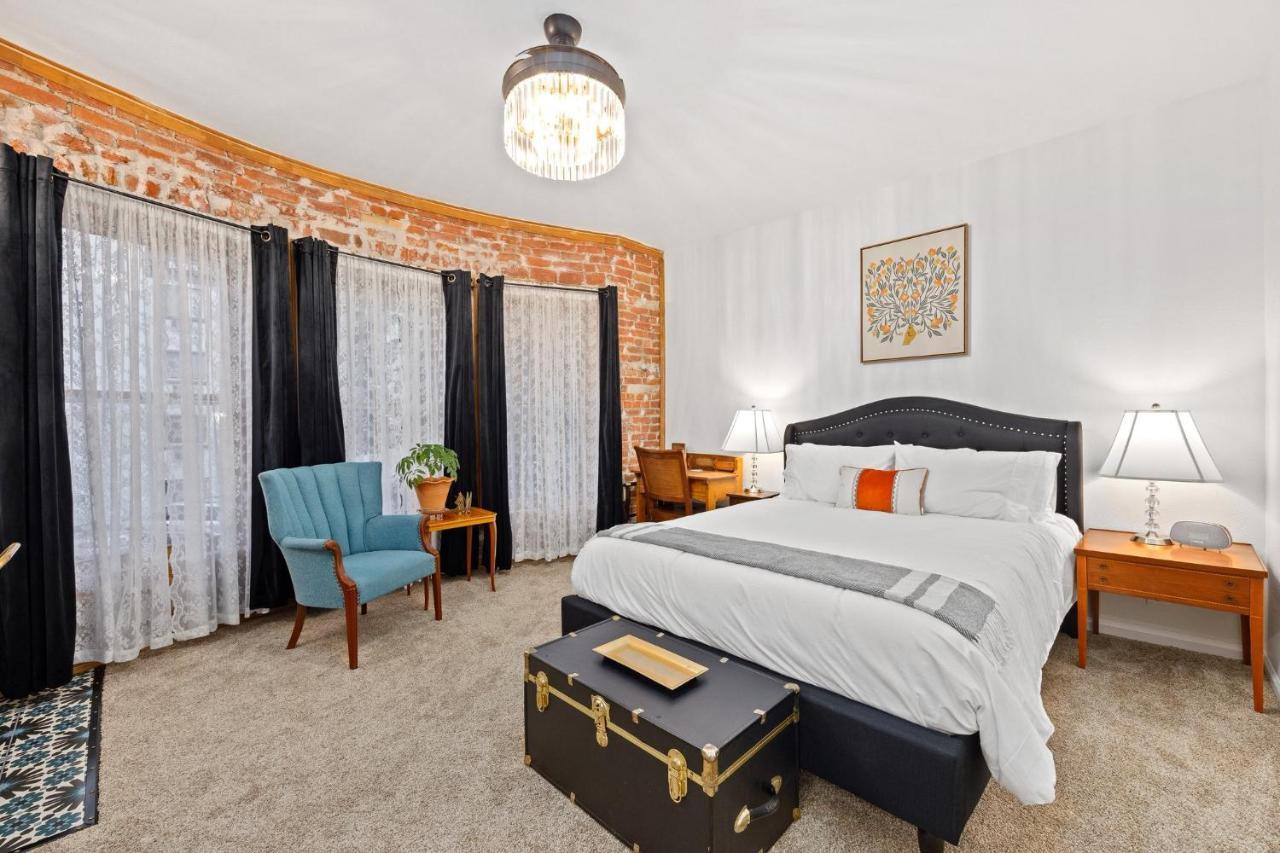 Flora House 5* Denver