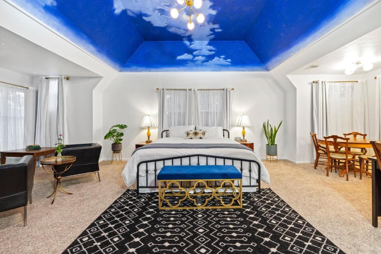 Flora House 5* Denver