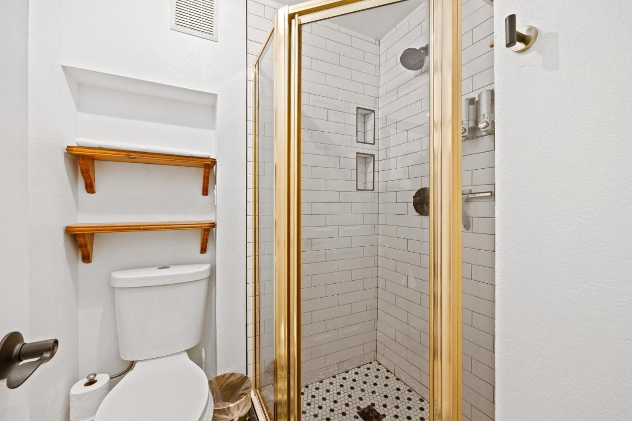 Hotel Flora House 5*