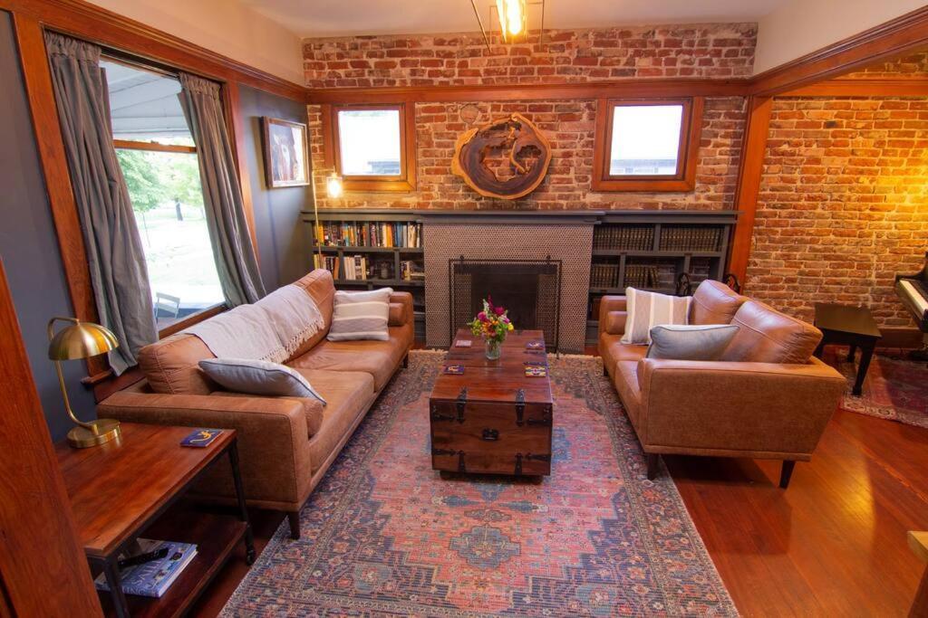 Perfect Urban Sanctuary For 8 W Hot Tub Near Park Holiday home Denver