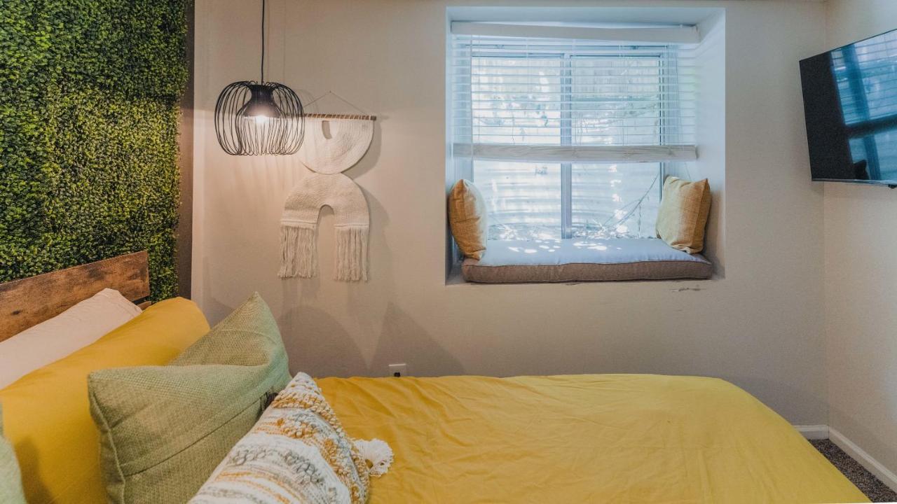 Holiday home Zen Out In The Comfiest Two Bedroom Zen Den By Sloan's Lake,