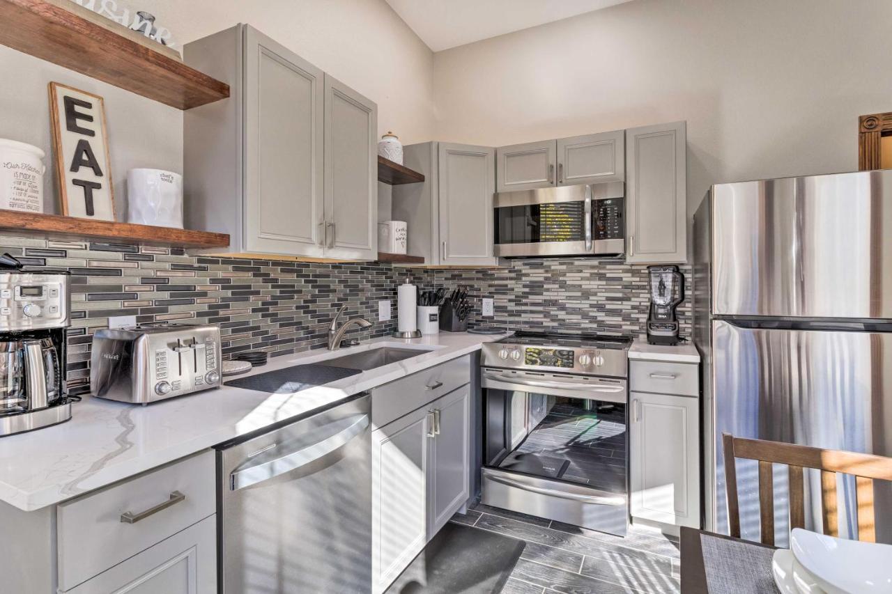 Updated Townhome Less Than 1 Mi To St Josephs Holiday home Denver