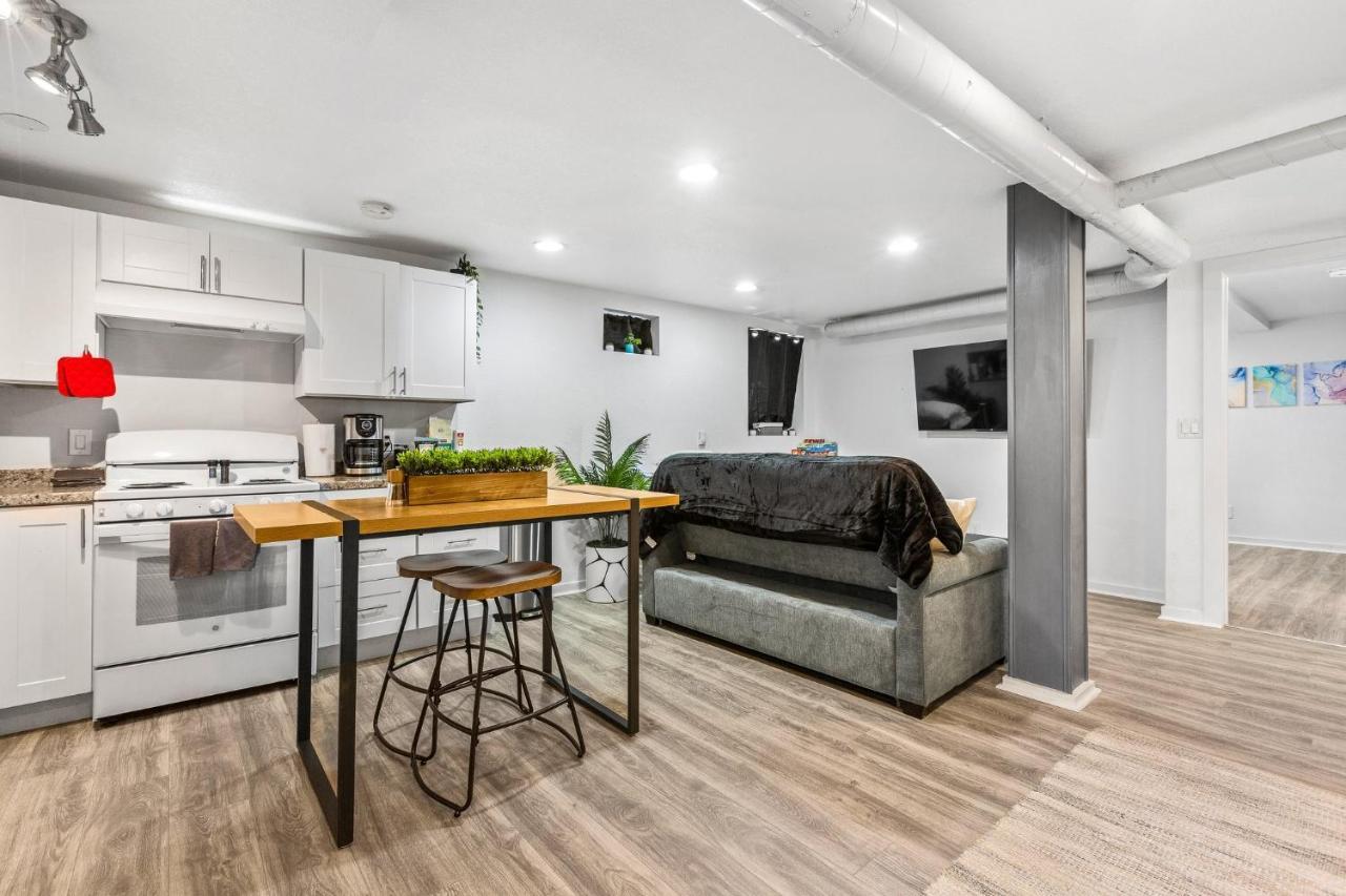 Basement With Full Kitchen And Near Downtown Holiday home *