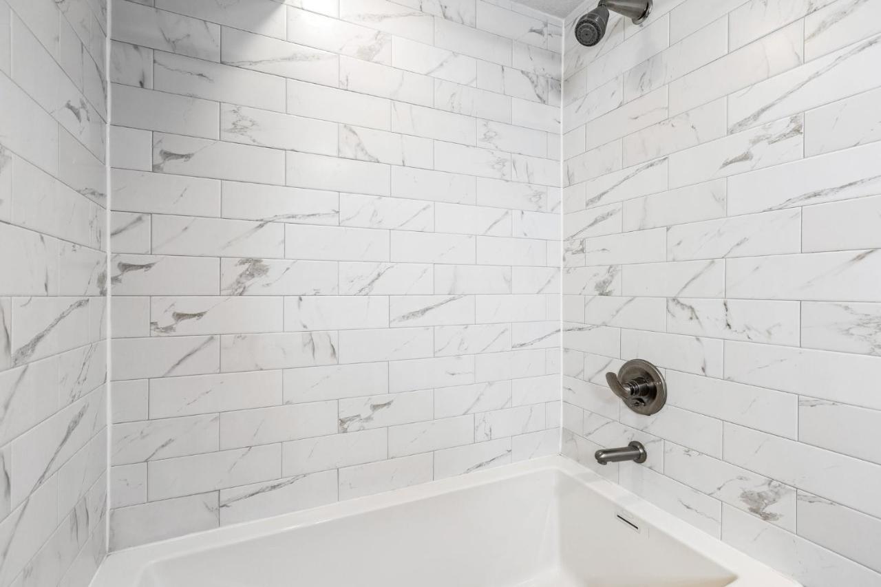 Basement With Full Kitchen And Near Downtown Holiday home *