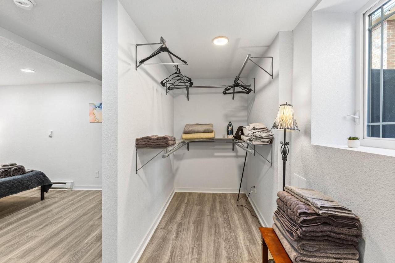 Basement With Full Kitchen And Near Downtown Denver