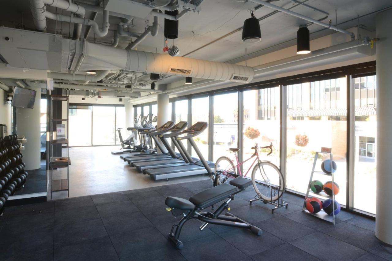 Moxy Cherry Creek Hotel Denver