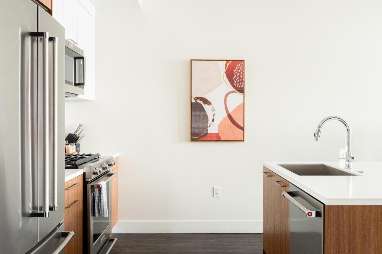 Modern Allure Lifestyle - View - Zuni Lofts Holiday home Denver
