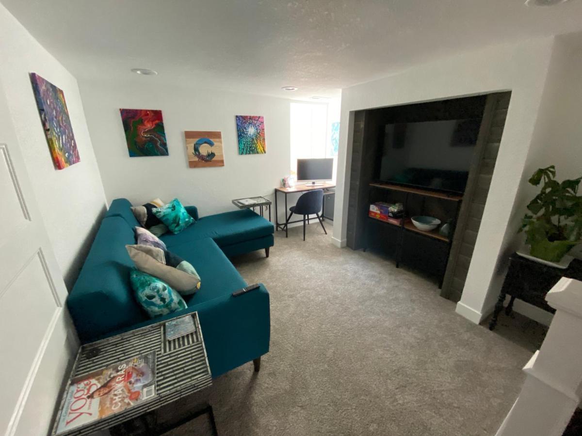 Artsy Platt Park Suite, Quick Mountain Access! Holiday home *