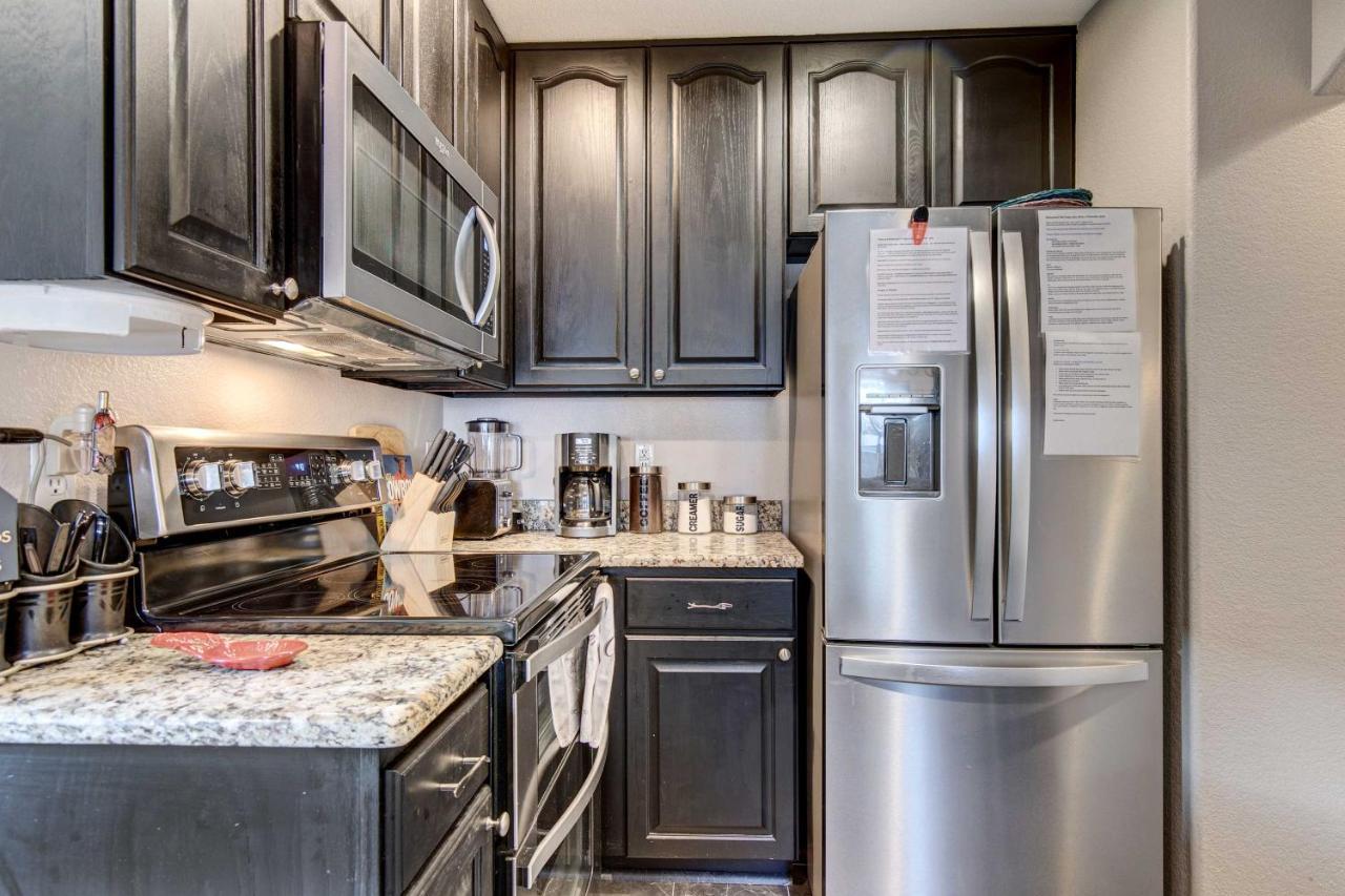 Townhome In Highlands With Spacious Yard! Denver