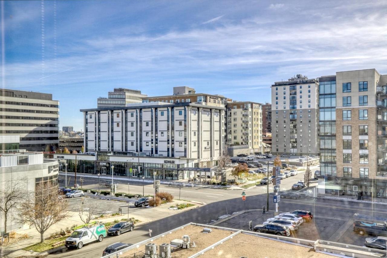 Cherry Creek W Wd Lounge Nr 2nd Ave Den-291