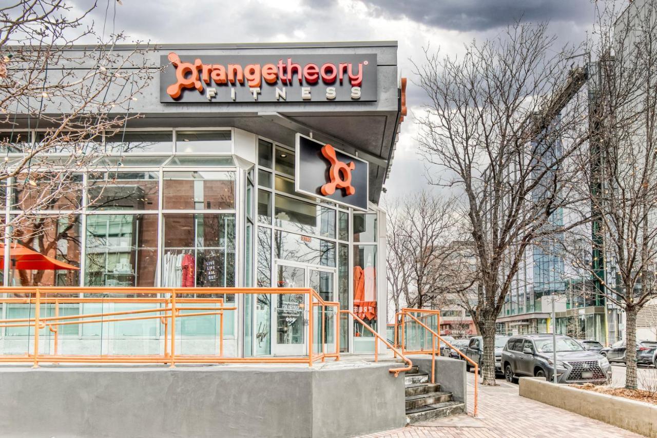 Cherry Creek W Lounge Wd Nr 2nd Av Shops Den-57 * Denver