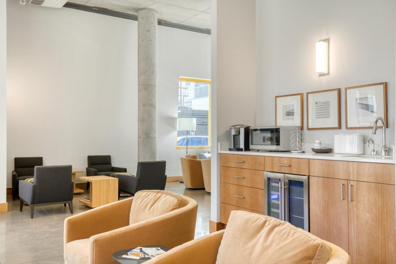 Cherry Creek W Lounge Wd Nr 2nd Av Shops Den-57