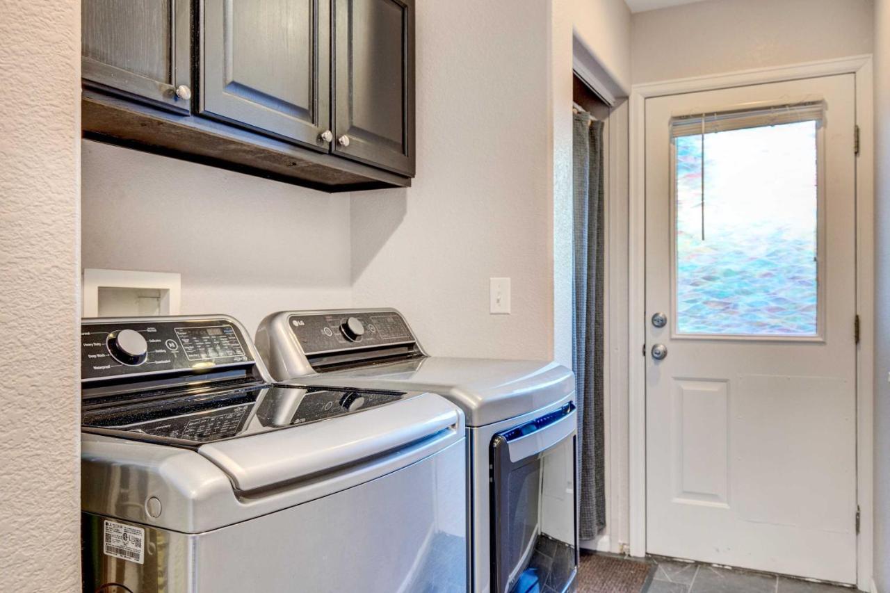 Townhome In Highlands With Spacious Yard! Denver