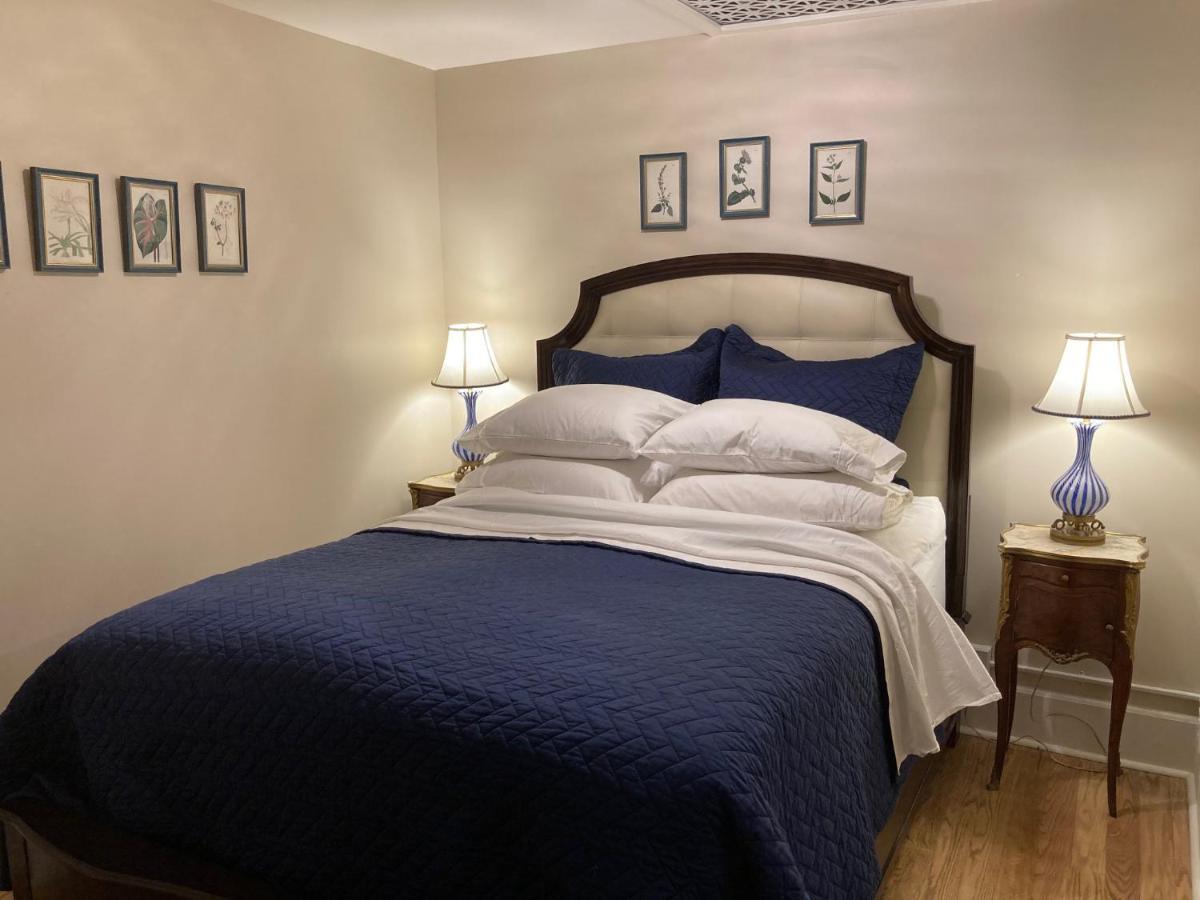 Apartment Pineapple House, Cozy Garden Apartment, Center! Marble-tiled Bathroom! Free Parking!