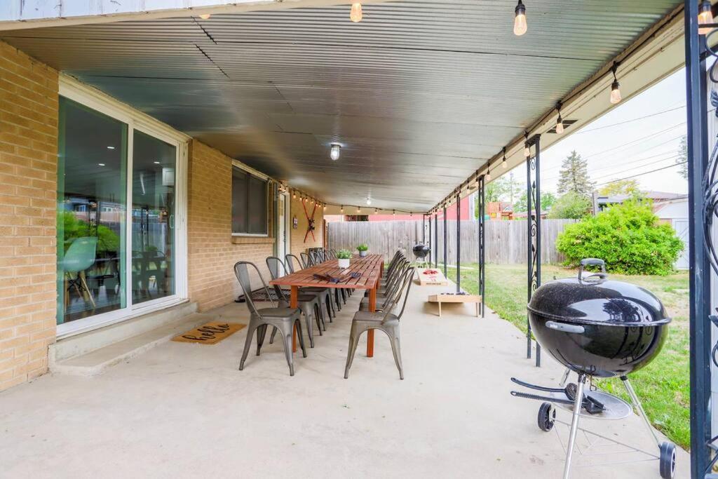 Large Gorgeous House * Patio W/ Outdoor Dining *