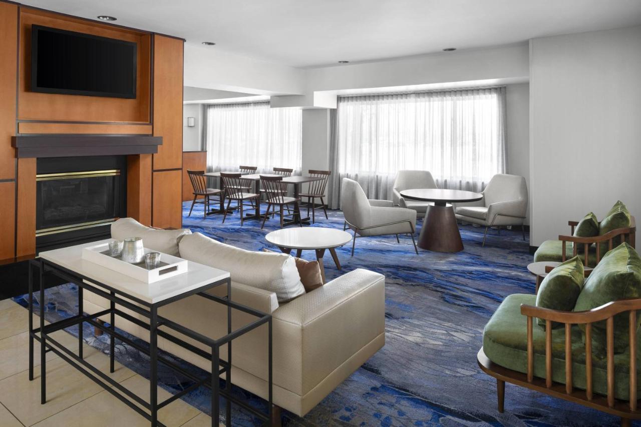 Hotel Fairfield & Airport 3*