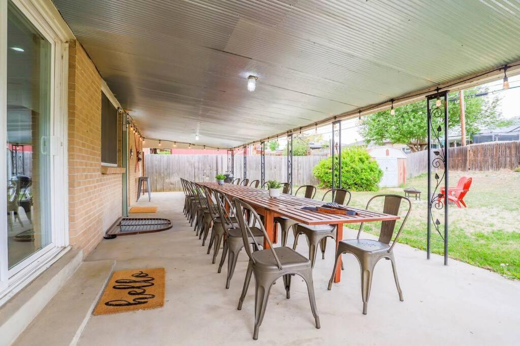 Apartment Large Gorgeous House * Patio W/ Outdoor Dining