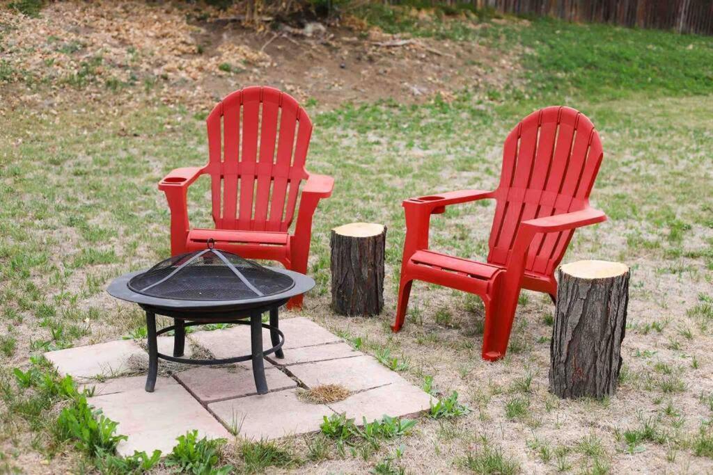 Large Gorgeous House * Patio W/ Outdoor Dining Apartment