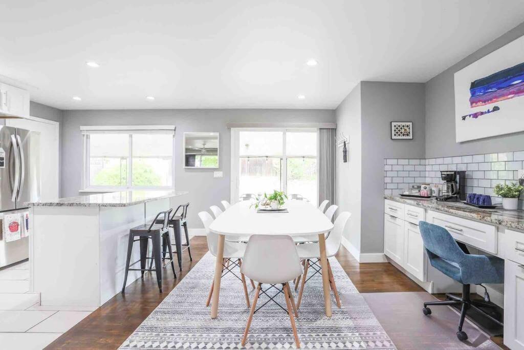 New Modern W/ Beautiful Finishes! Denver