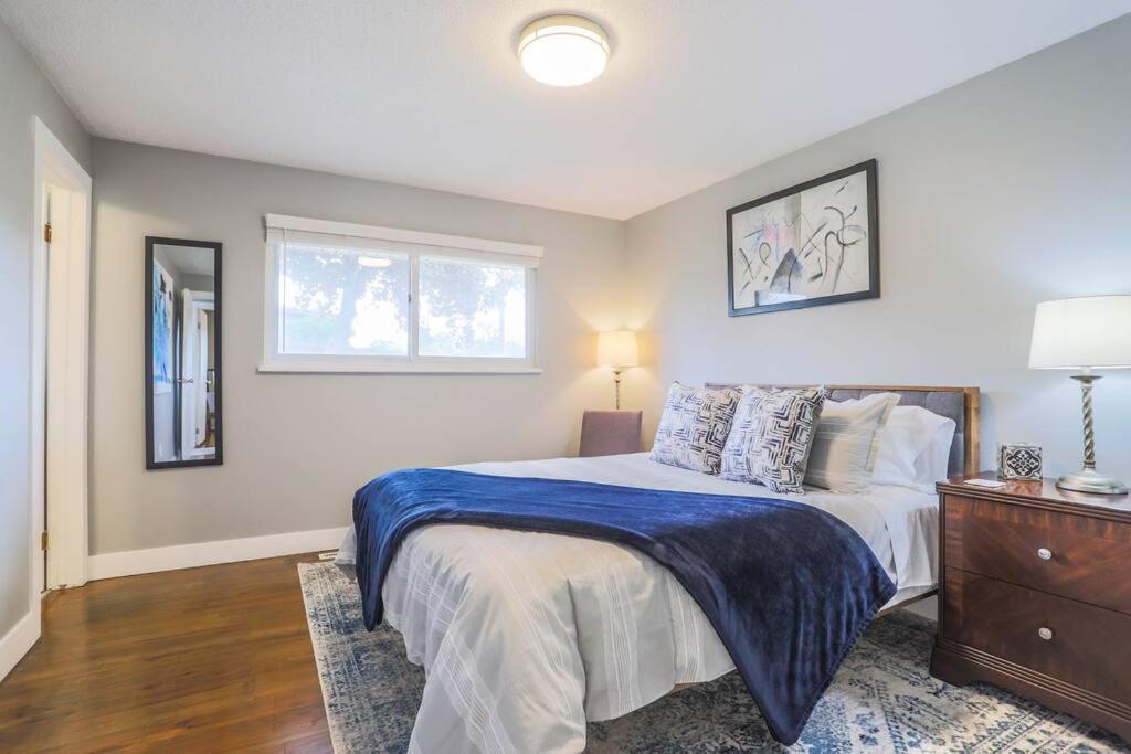 New Modern W/ Beautiful Finishes! Apartment