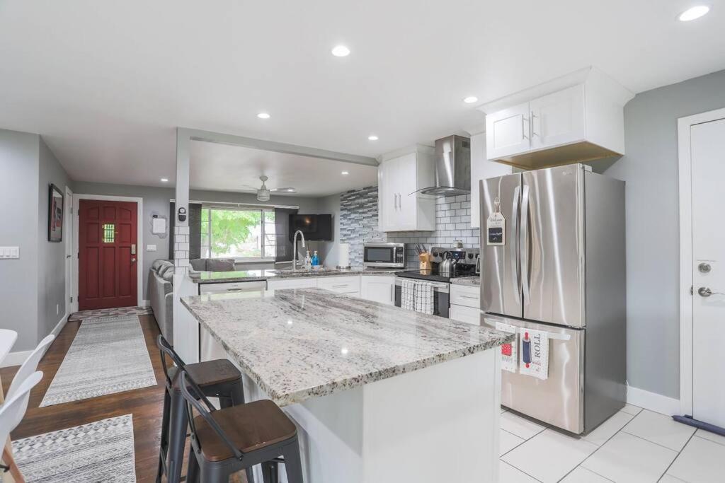 New Modern W/ Beautiful Finishes! Denver