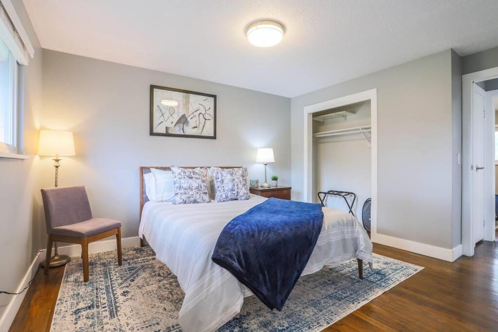 New Modern W/ Beautiful Finishes! Apartment