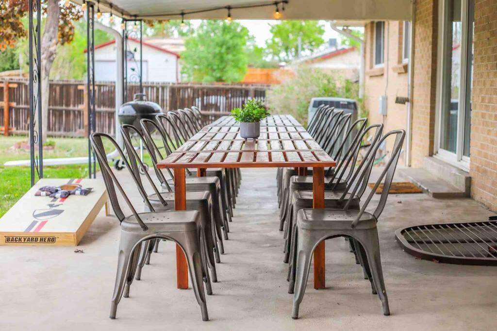 Apartment Large Gorgeous House * Patio W/ Outdoor Dining *