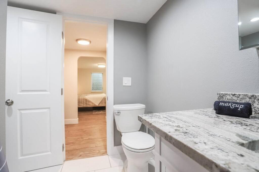 Apartment Large Gorgeous House * Patio W/ Outdoor Dining Denver