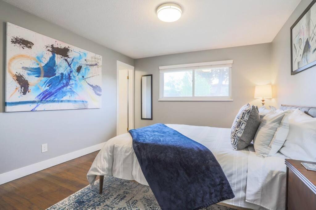 New Modern W/ Beautiful Finishes! Apartment Denver