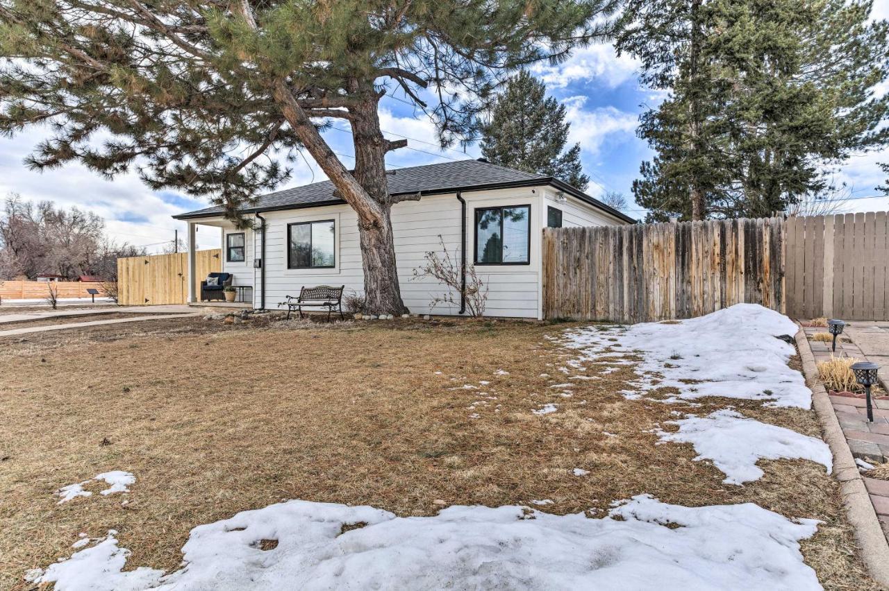 With Fire Pit 3 Mi To Empower Field Holiday home Denver