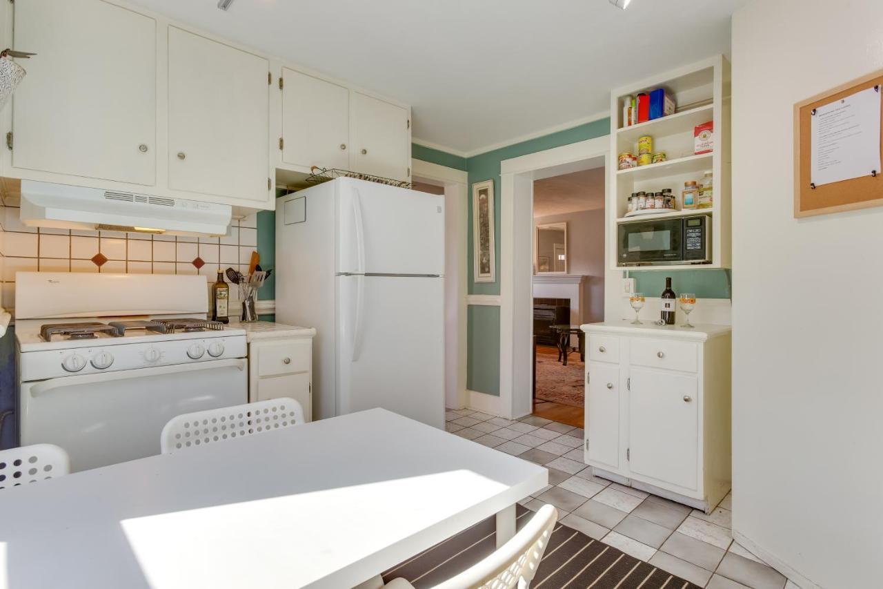 With Fireplace - Near Golf And Restaurants *