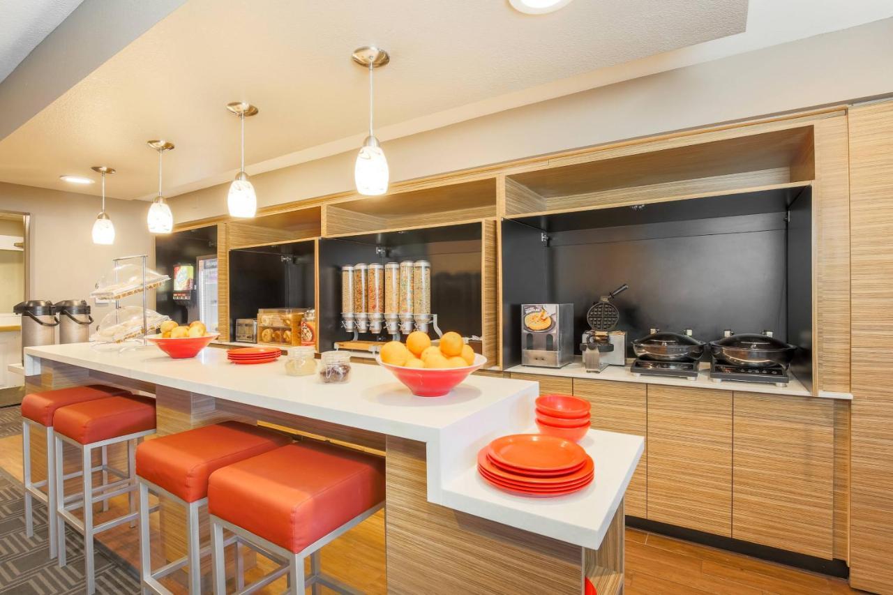 Suburban Tech Center Hotel 3*
