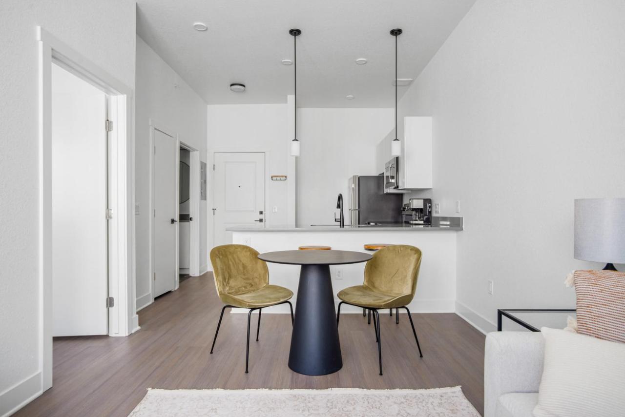 Sloans 1br W Gym Wd Roof Nr Park Den-210