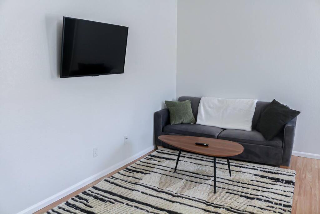 Change Your Altitude In 3br Near Airport W/gameroom Holiday home Denver