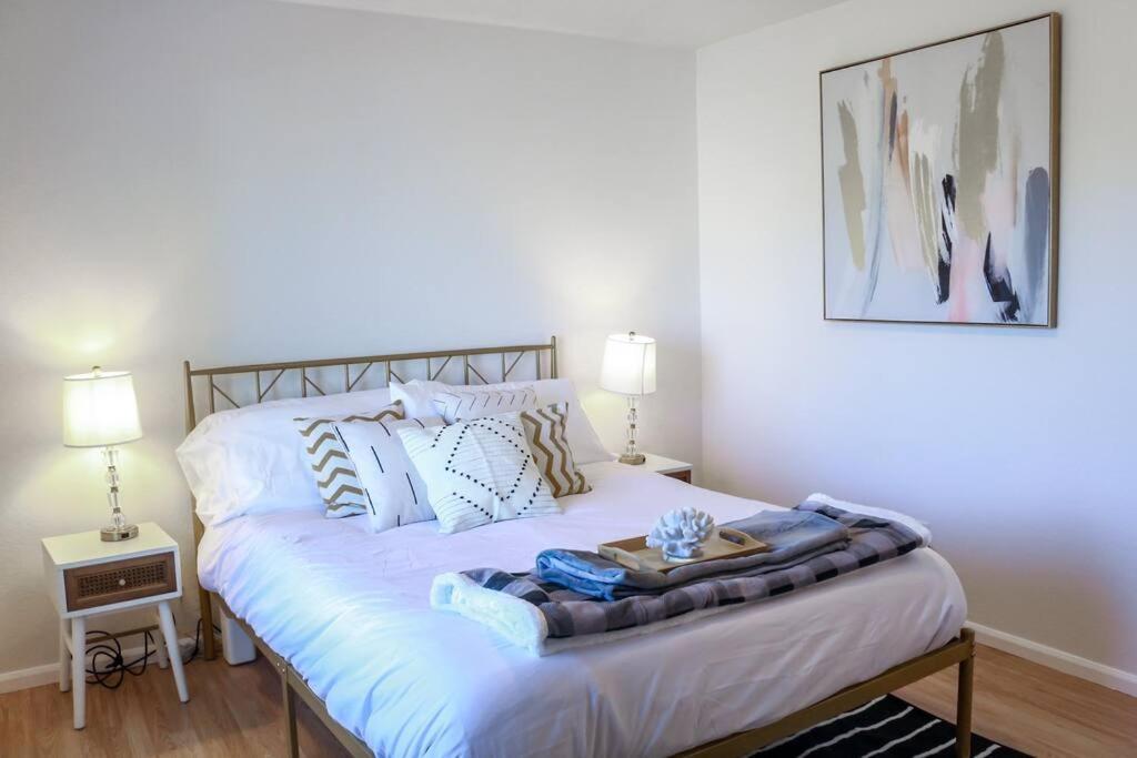 Holiday home Change Your Altitude In 3br Near Airport W/gameroom *