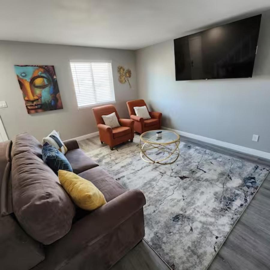 New! Convenient Location! Sleeps 8 * Denver