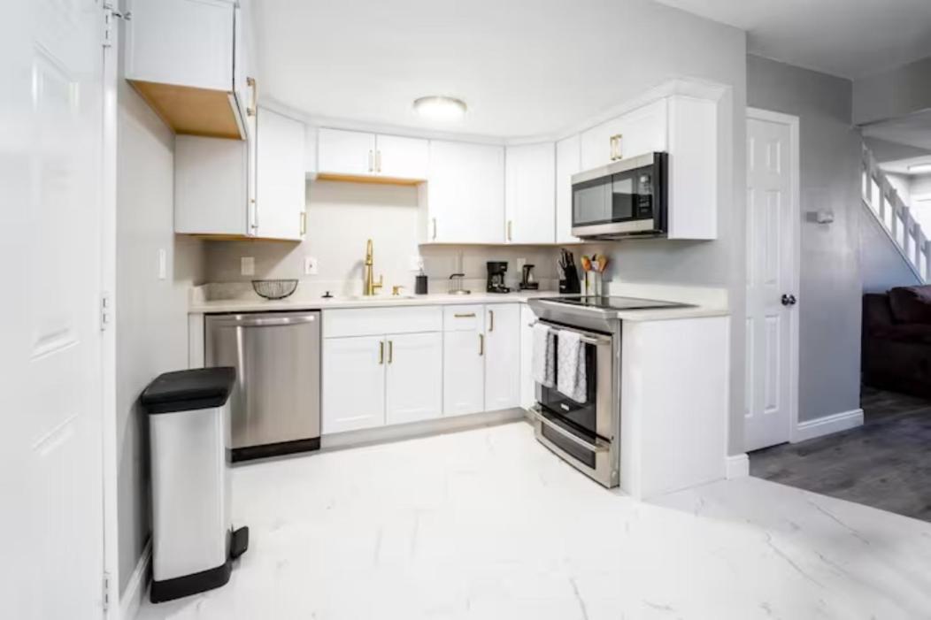 New! Convenient Location! Sleeps 8 * Denver