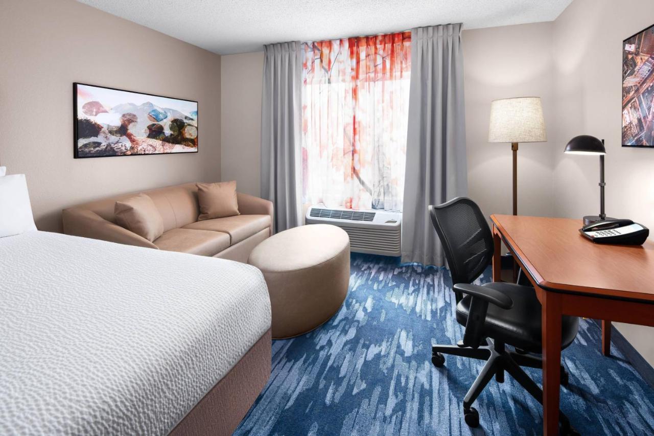 Hotel Fairfield & Airport