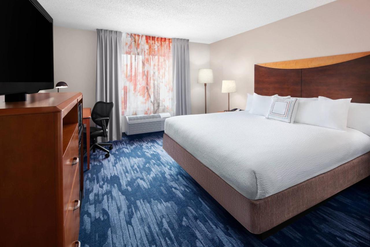 Hotel Fairfield & Airport