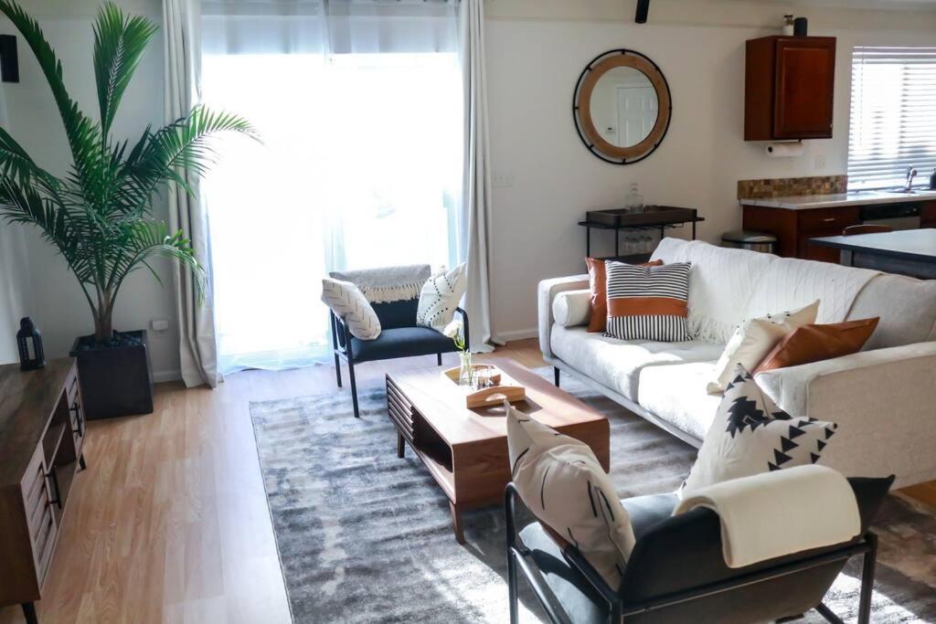 Change Your Altitude In 3br Near Airport W/gameroom